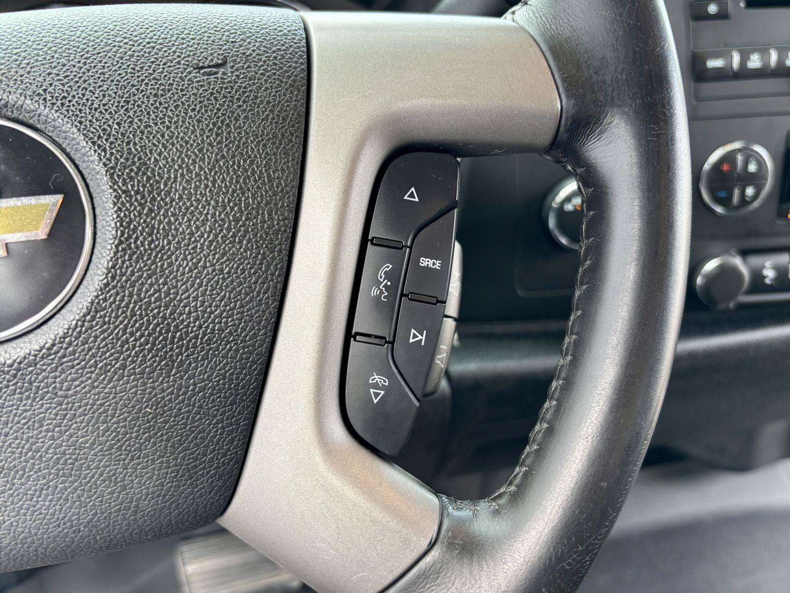 Used 2013 Chevrolet Silverado 1500 LT AWD/4WD image 38