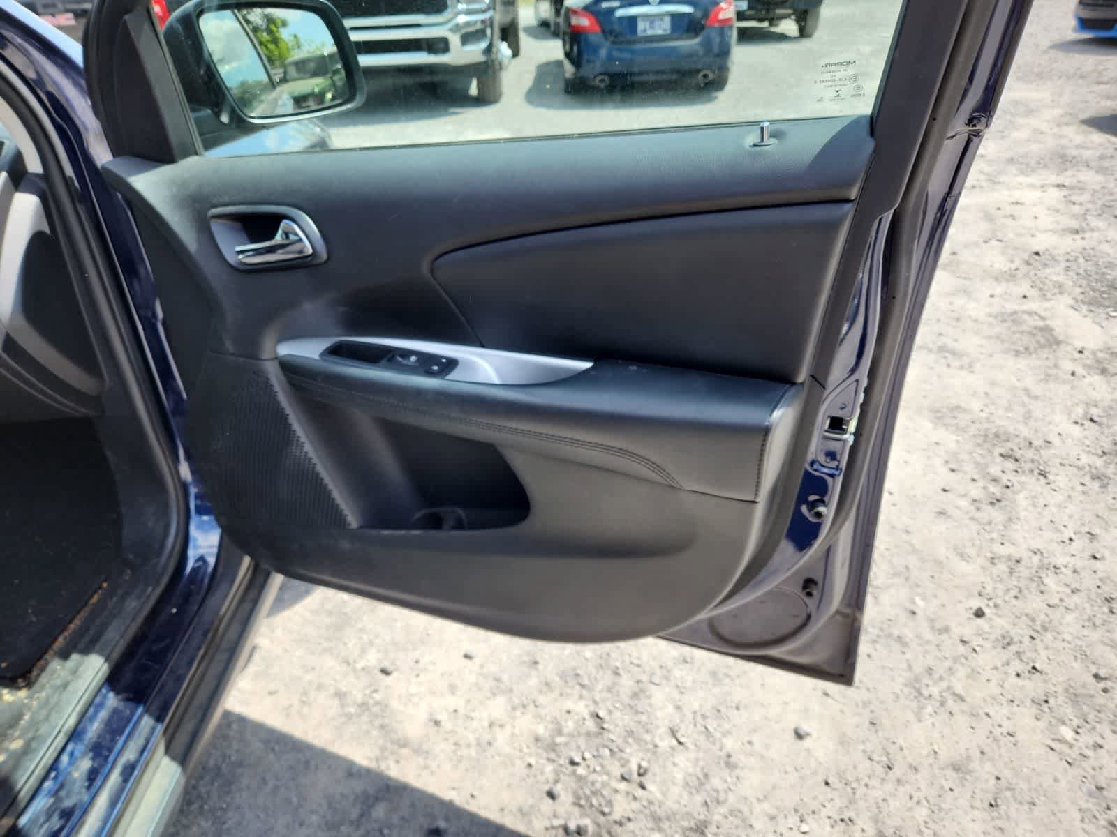 Used 2018 Dodge Journey SE FWD image 22