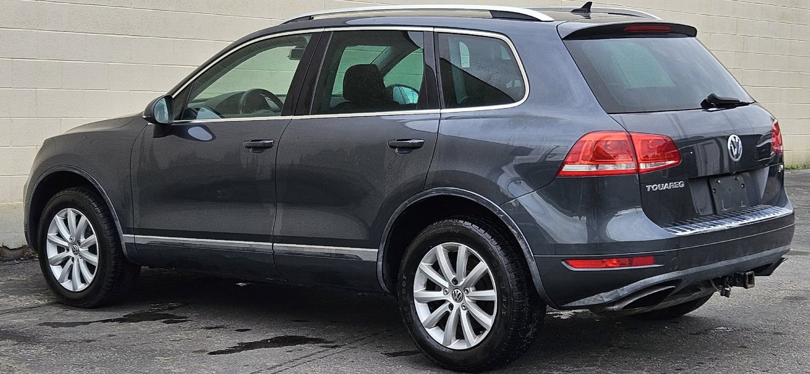 Used 2011 Volkswagen Touareg Sport AWD/4WD image 3