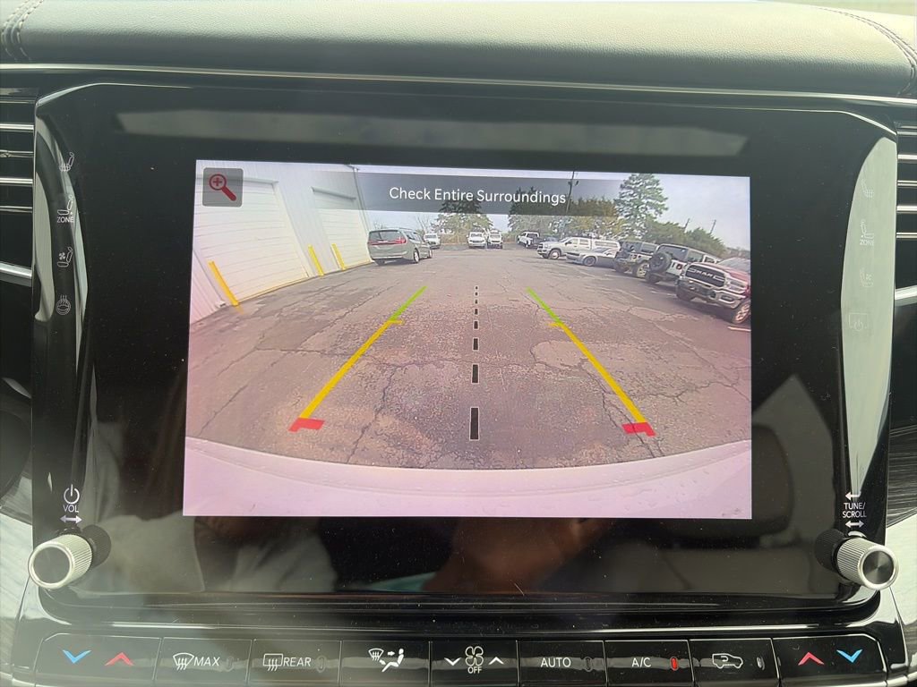 Used 2022 Jeep Wagoneer Series III w/ Premium Group I image 20