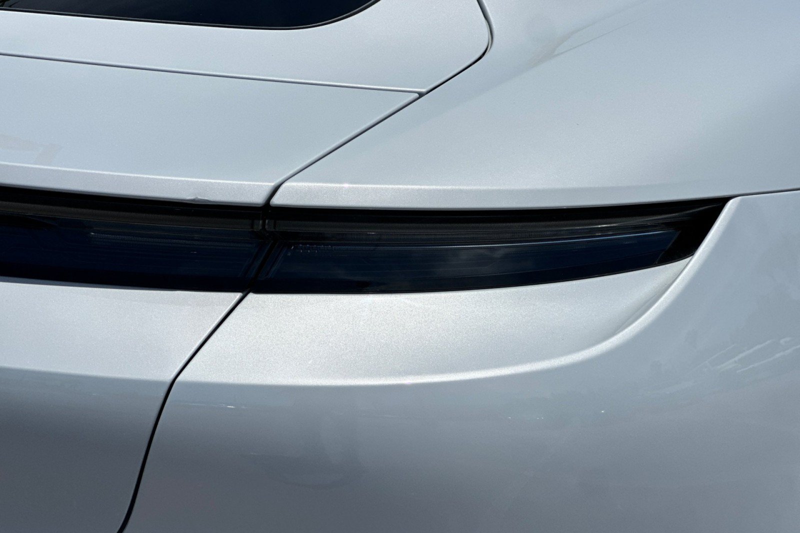 Certified 2022 Porsche Taycan 4S AWD/4WD image 27