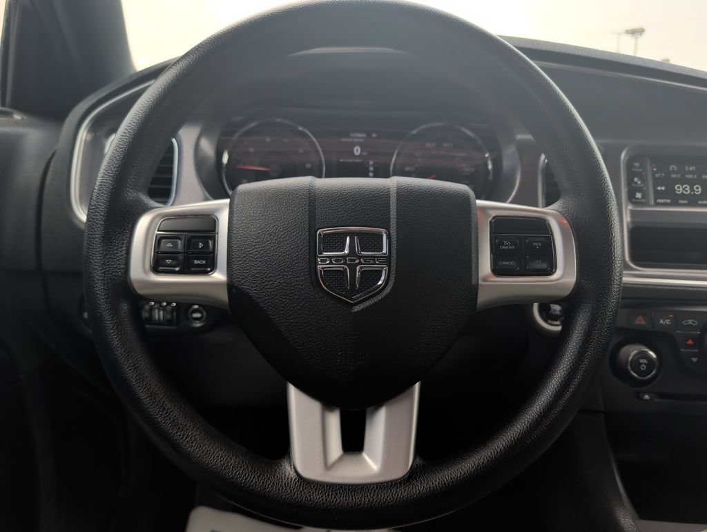 Used 2013 Dodge Charger SE RWD image 11