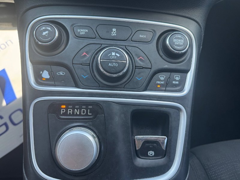Used 2015 Chrysler 200 Limited w/ Convenience Group image 11
