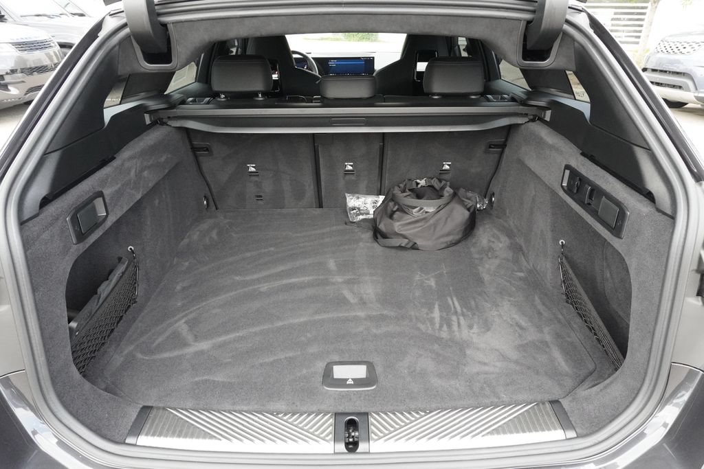Used 2026 BMW M5 Touring AWD/4WD image 31