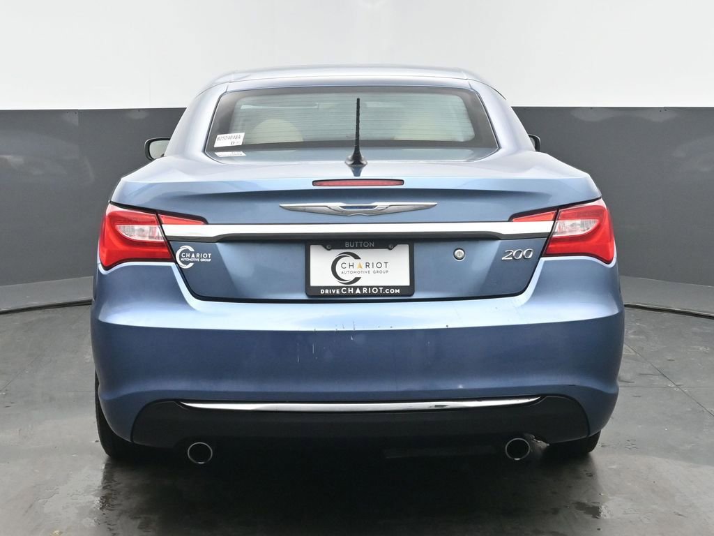 Used 2011 Chrysler 200 Limited image 5