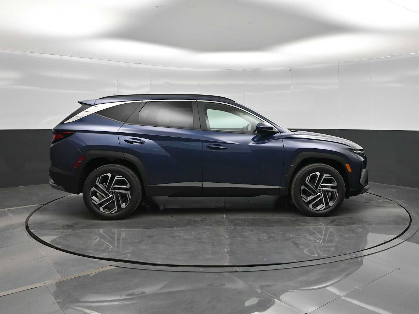 New 2026 Hyundai Tucson SEL Plus w/ Tow & Go Package AWD/4WD image 9