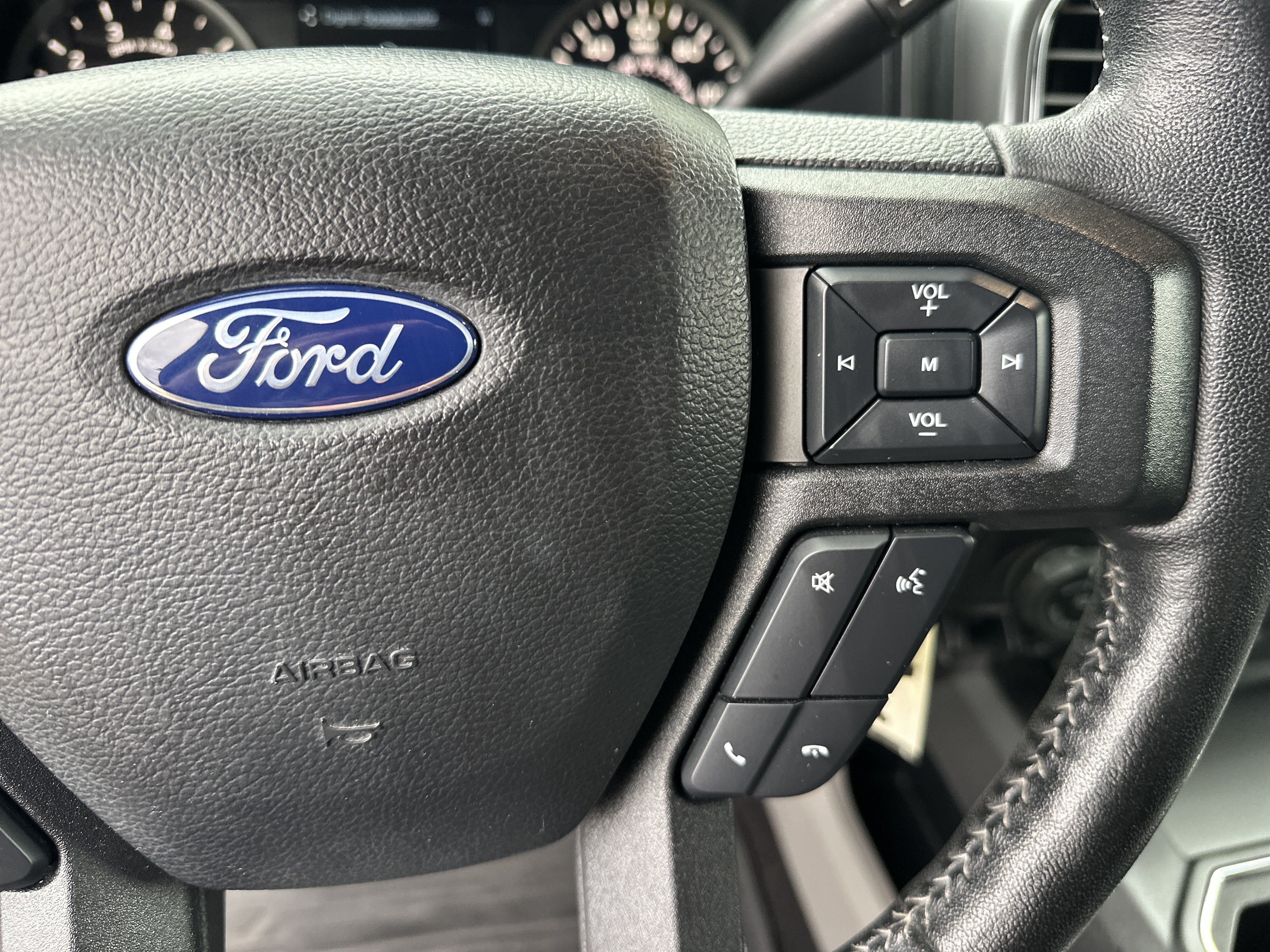 Used 2019 Ford F150 XLT w/ Equipment Group 302A Luxury AWD/4WD image 26