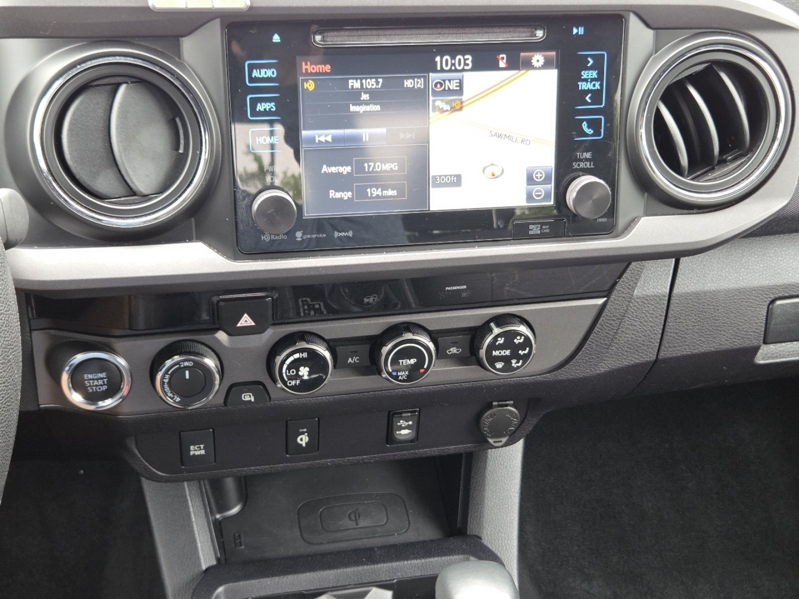Used 2017 Toyota Tacoma TRD Sport AWD/4WD image 34