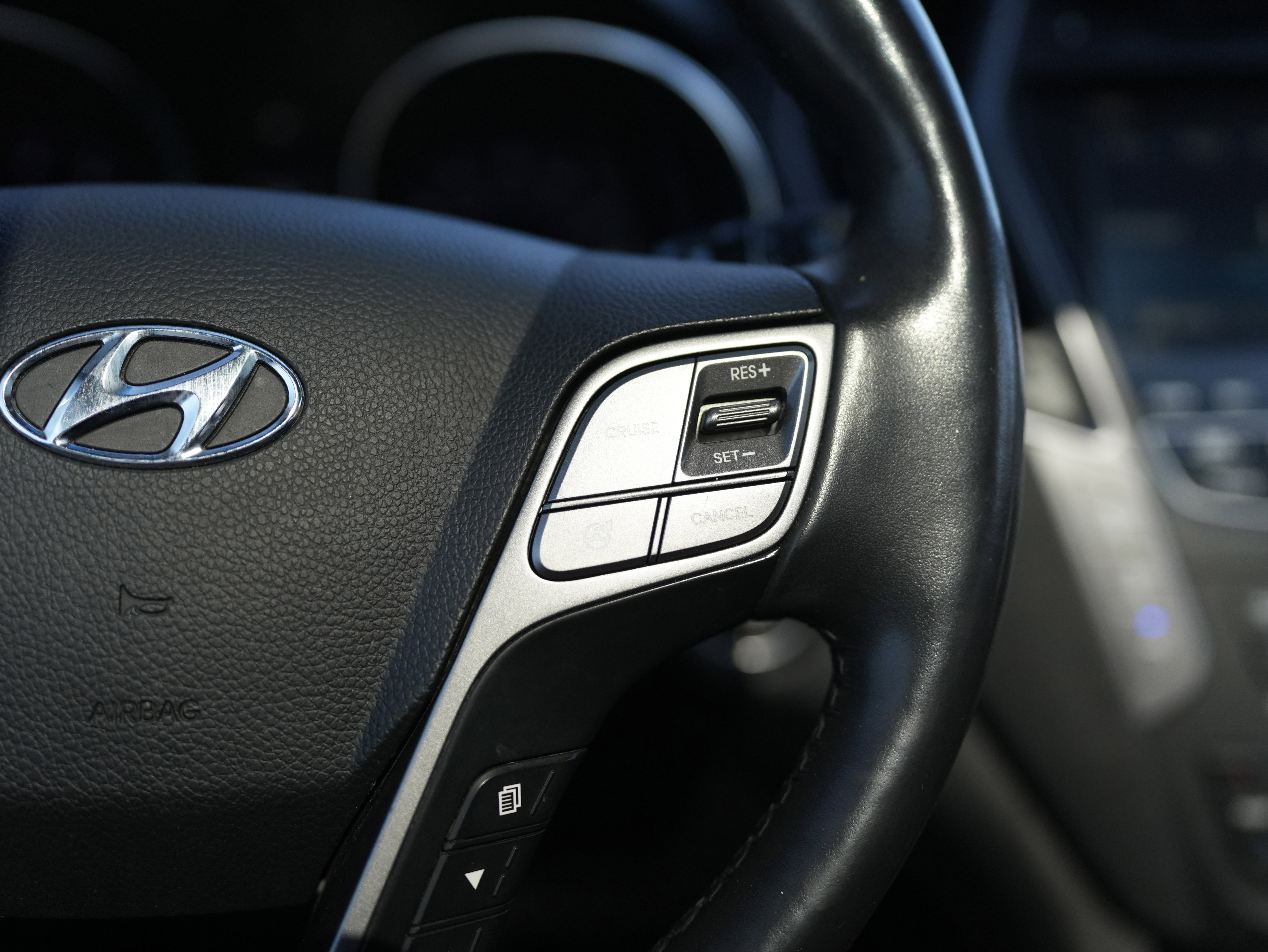 Used 2015 Hyundai Santa Fe Limited w/ Option Group 04 AWD/4WD image 21