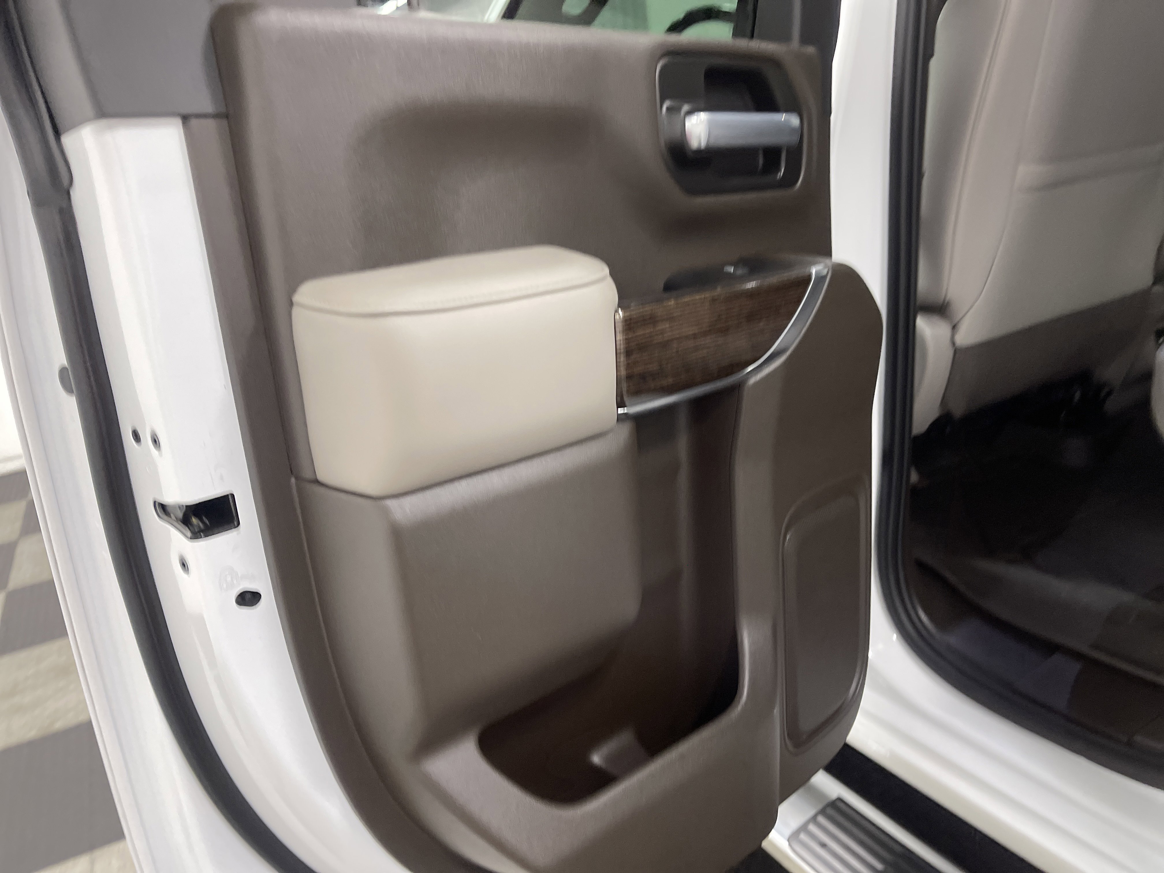 Used 2021 GMC Sierra 2500 SLE w/ SLE Value Package; AWD/4WD image 15
