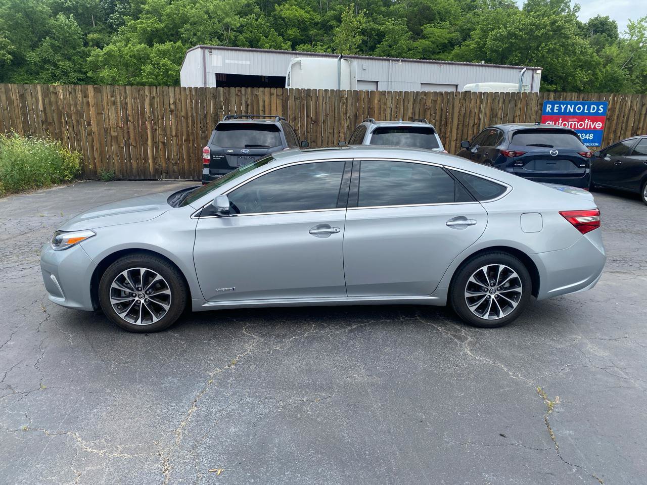 Used 2016 Toyota Avalon XLE Premium FWD image 7