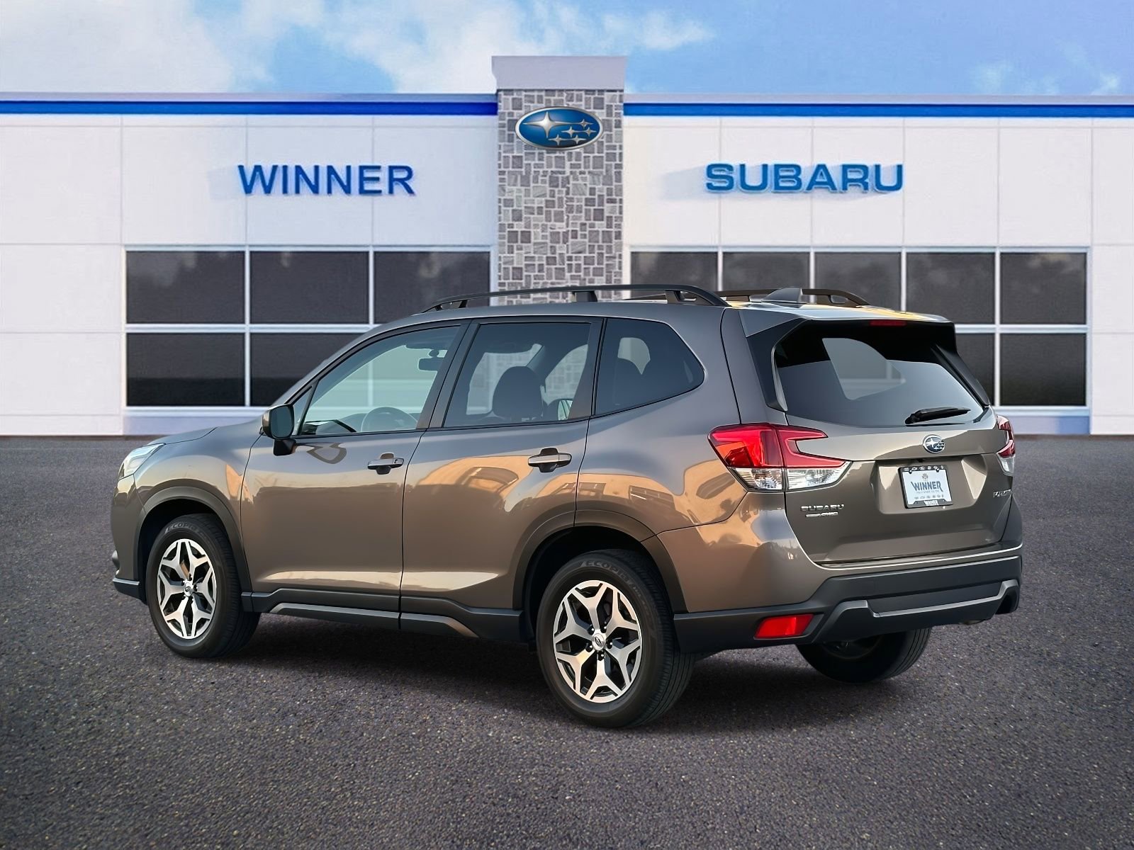 Used 2023 Subaru Forester Premium image 3