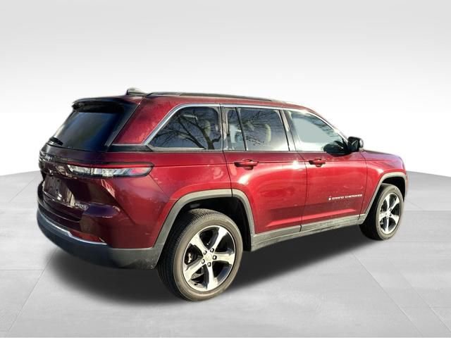 Used 2024 Jeep Grand Cherokee Limited image 7