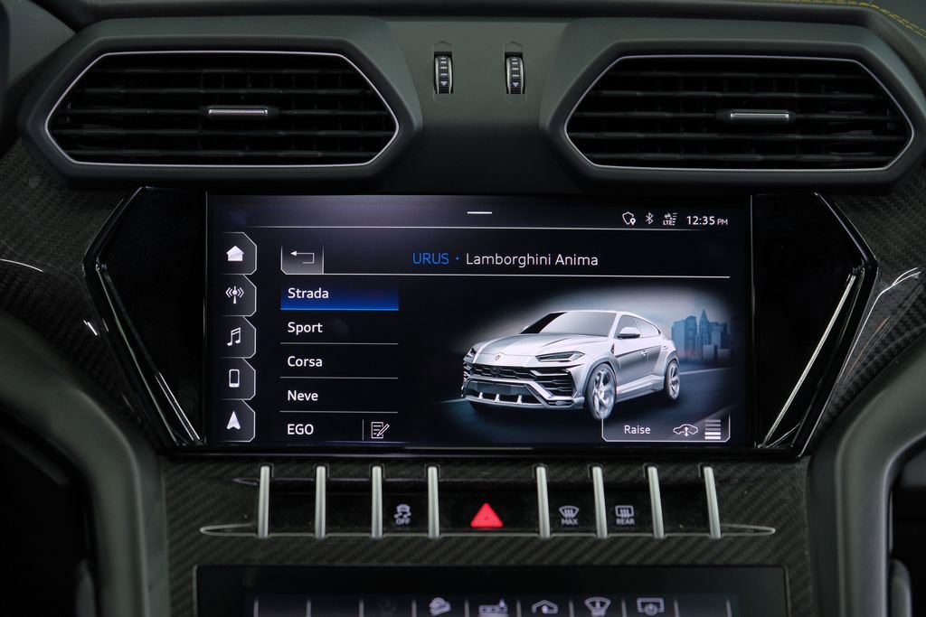 Used 2021 Lamborghini Urus image 59