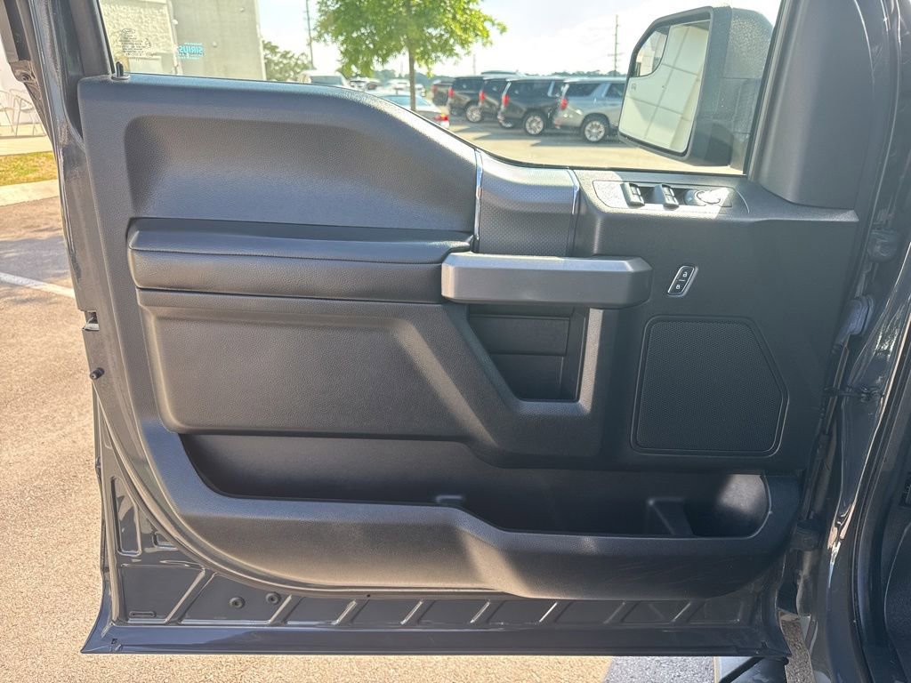 Used 2017 Ford F150 XLT w/ Equipment Group 302A Luxury AWD/4WD image 10