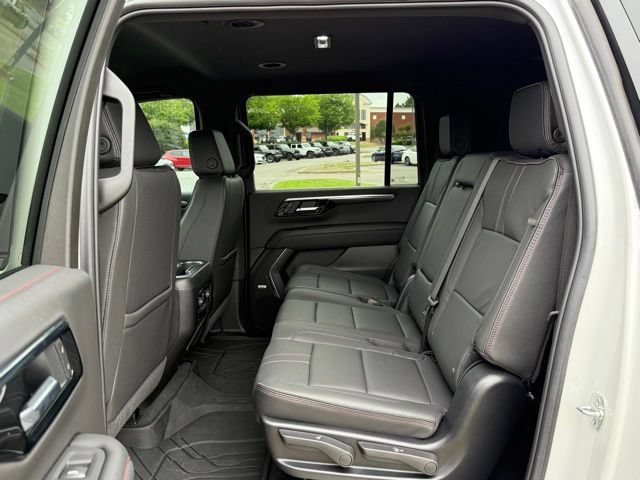 Used 2025 Chevrolet Suburban RST w/ Comfort Package RWD image 25