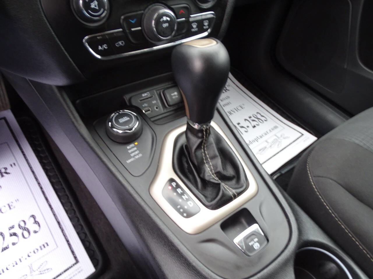 Used 2018 Jeep Cherokee Latitude w/ Quick Order Package 26T image 27