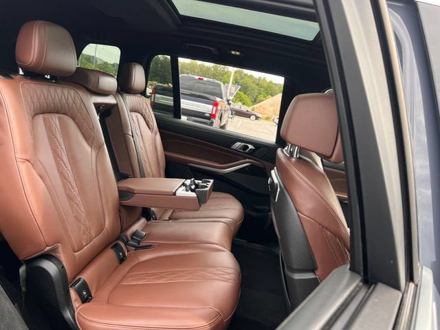 Used 2023 BMW X7 xDrive40i w/ Executive Package AWD/4WD image 39