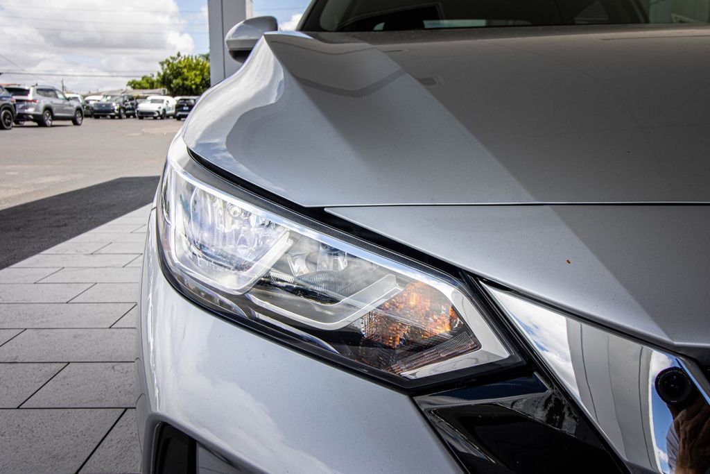 Used 2023 Nissan Sentra SV w/ All-Weather Package FWD image 5