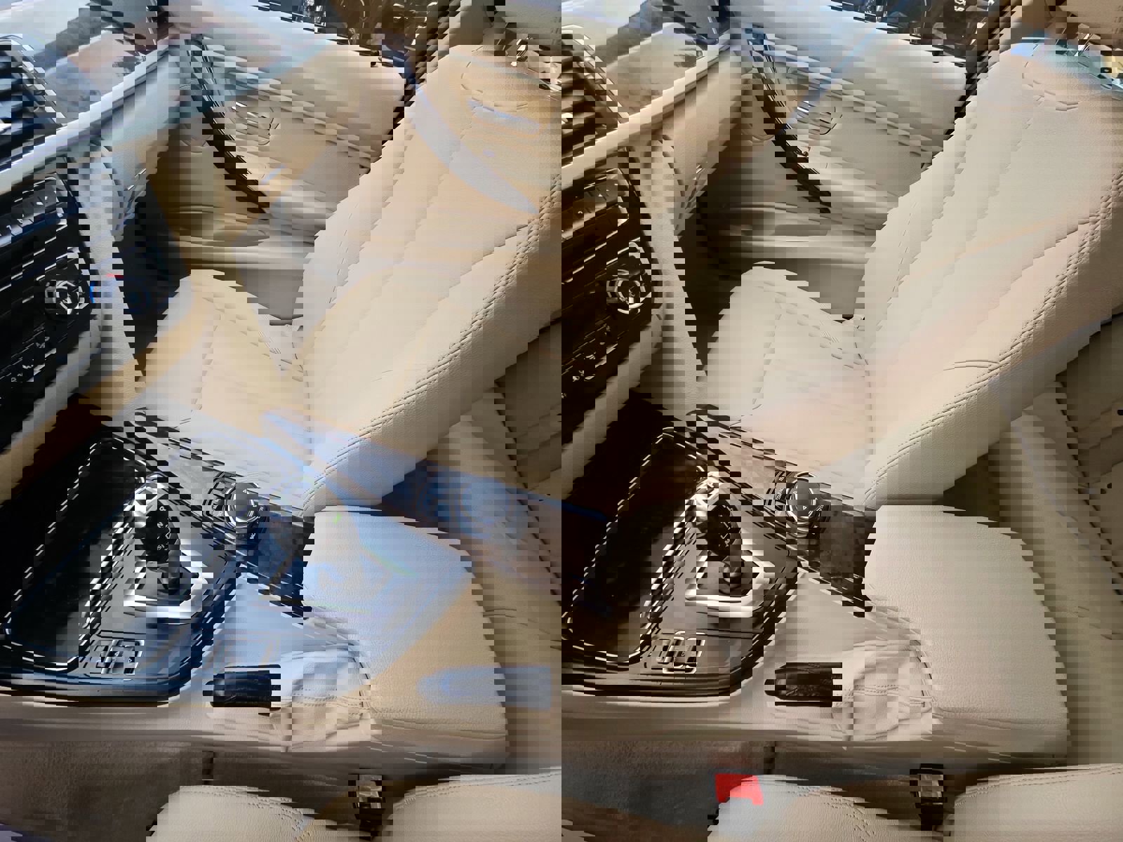 Used 2016 BMW 320i Sedan image 16