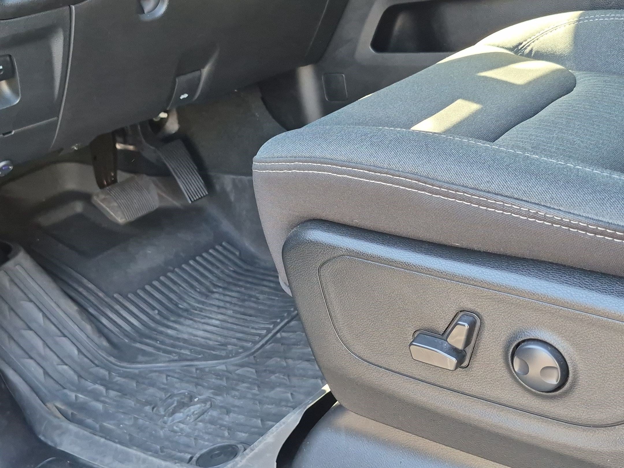 Used 2024 RAM 1500 Big Horn RWD image 33