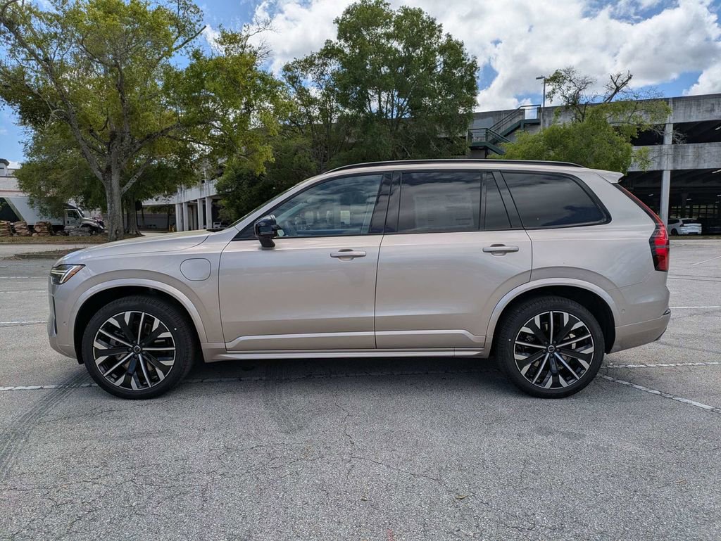 New 2026 Volvo XC90 T8 Ultra w/ Protection Package Premier AWD/4WD image 3