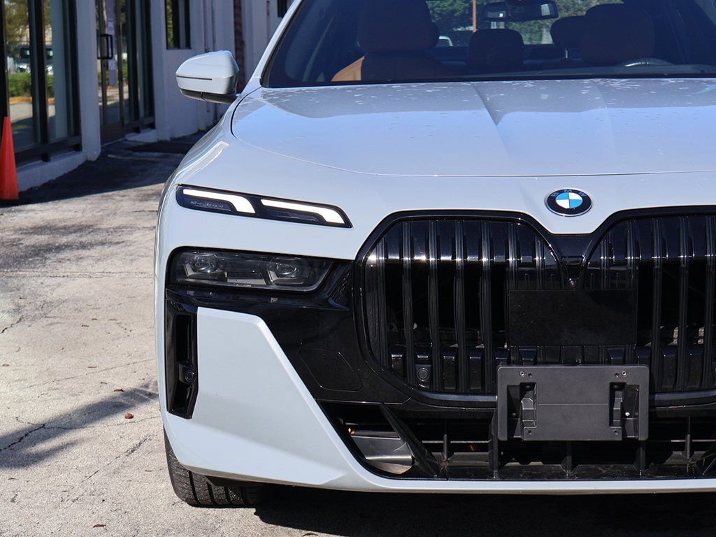 Used 2023 BMW 740i RWD image 13