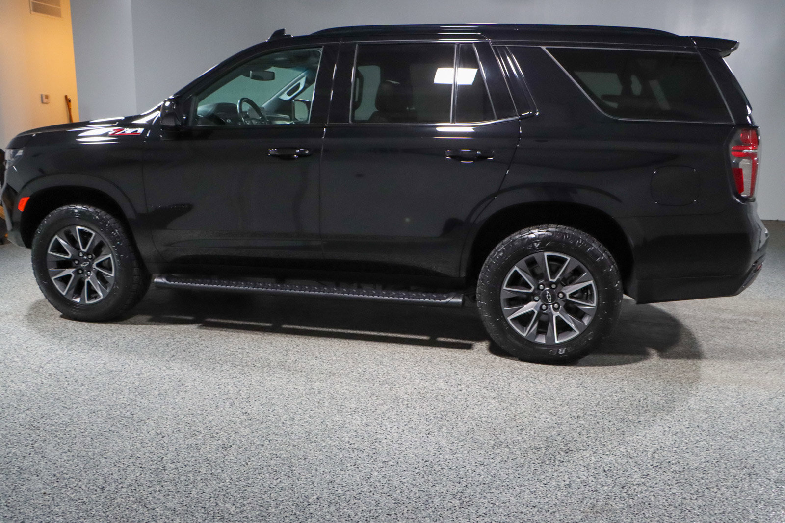 Used 2023 Chevrolet Tahoe Z71 AWD/4WD image 10