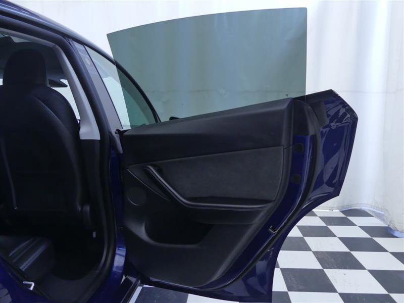 Used 2021 Tesla Model Y Long Range image 28