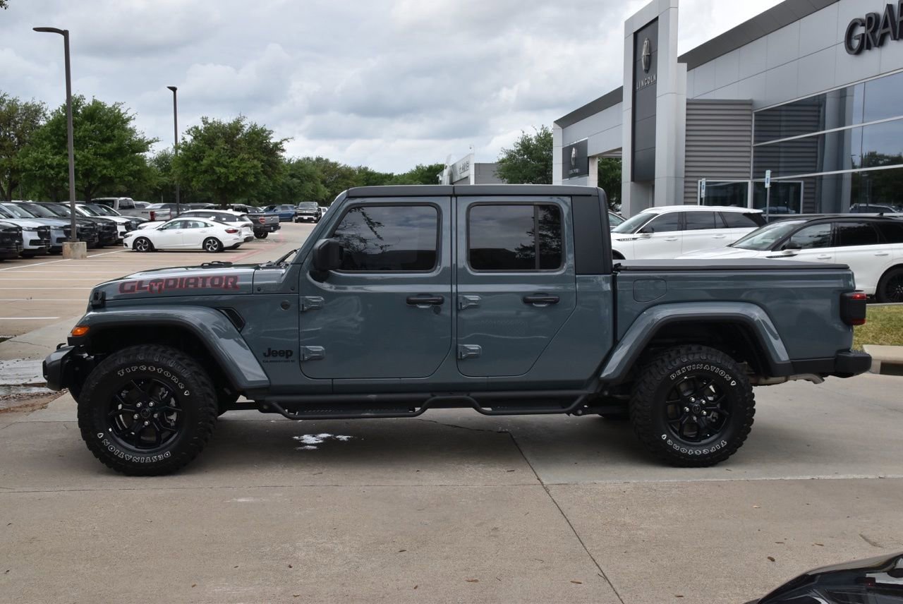 Used 2025 Jeep Gladiator Willys image 12