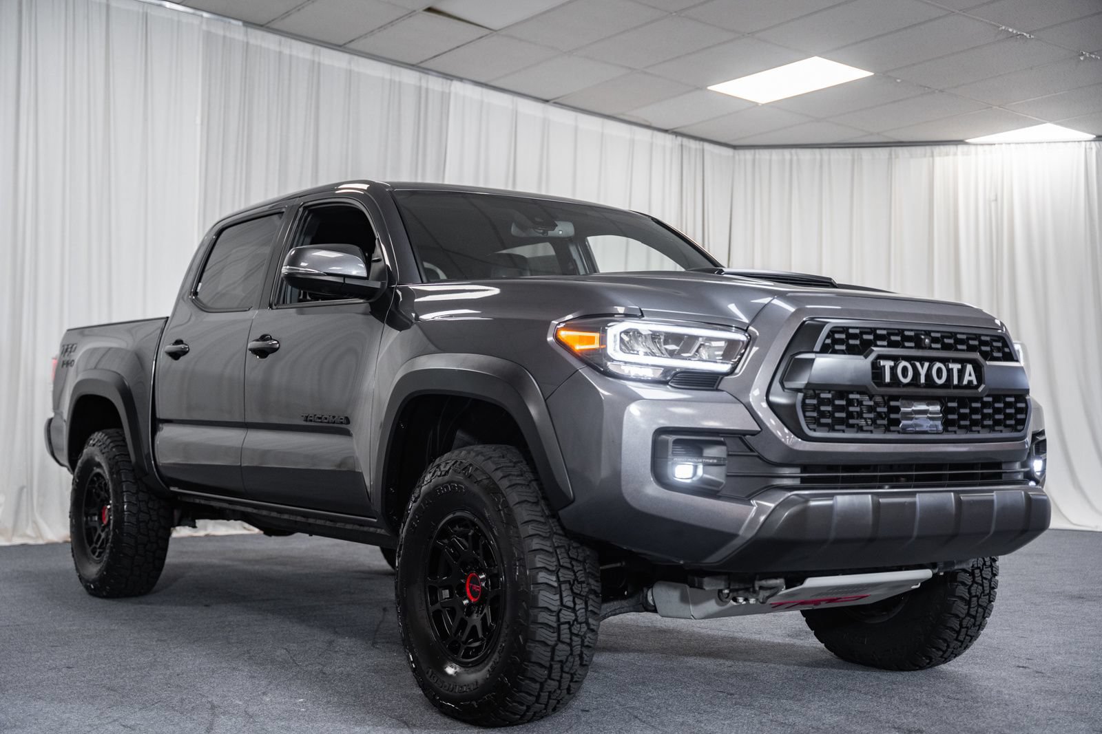 Used 2023 Toyota Tacoma TRD Pro AWD/4WD image 1