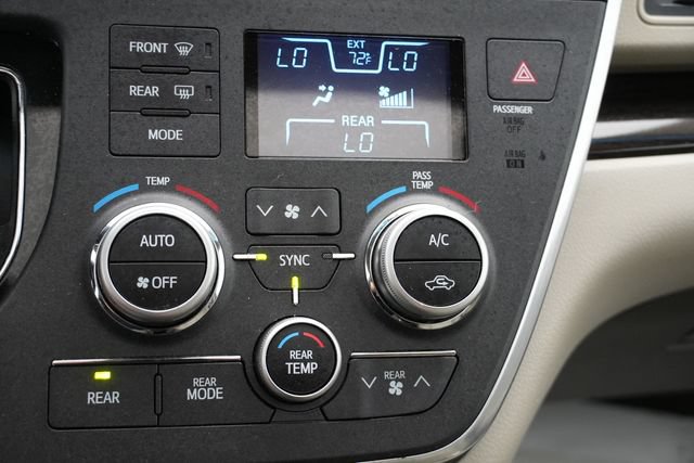 Used 2015 Toyota Sienna XLE w/ XLE Navigation Package FWD image 37