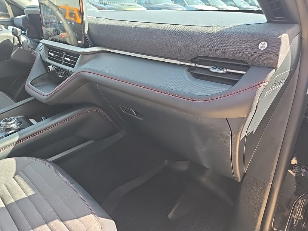 Used 2025 Ford Explorer ST-Line AWD/4WD image 75