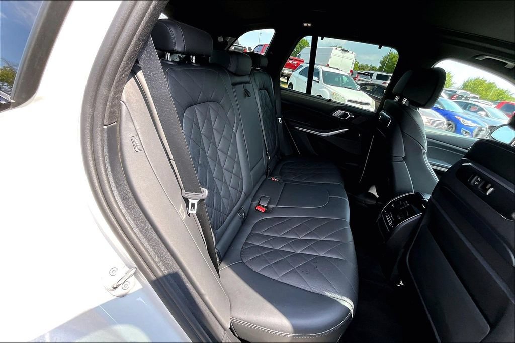 Used 2024 BMW X5 M60i AWD/4WD image 25