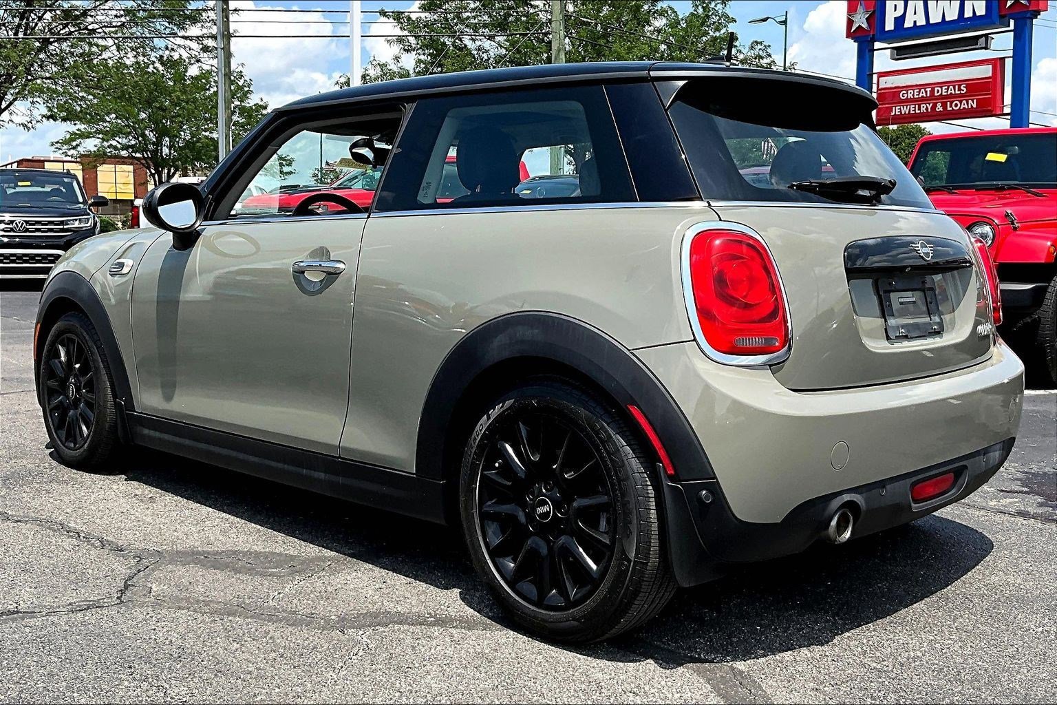 Used 2019 MINI Cooper 2-Door Hardtop w/ Signature Upholstery Package FWD image 4