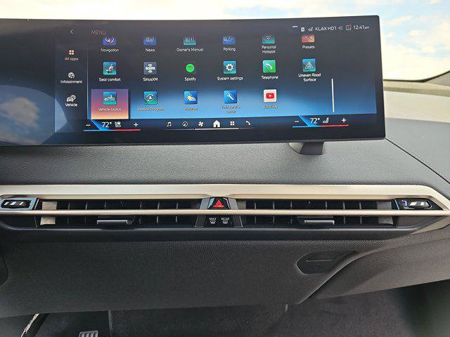 New 2026 BMW iX xDrive60 w/ Premium Package image 21