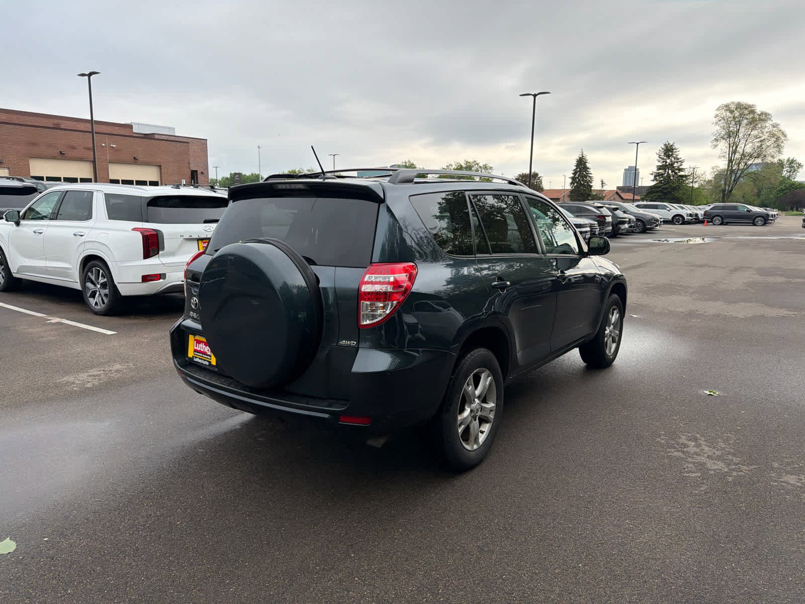 Used 2011 Toyota RAV4 4WD w/ Upgrade Value Pkg image 2