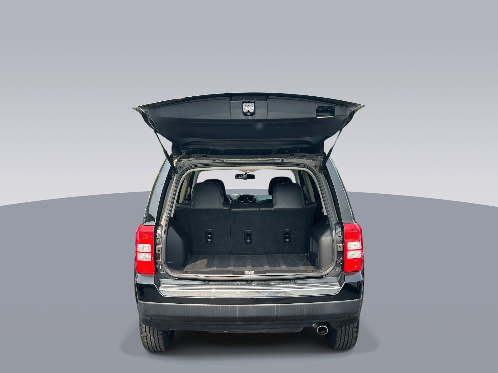 Used 2016 Jeep Patriot High Altitude AWD/4WD image 5