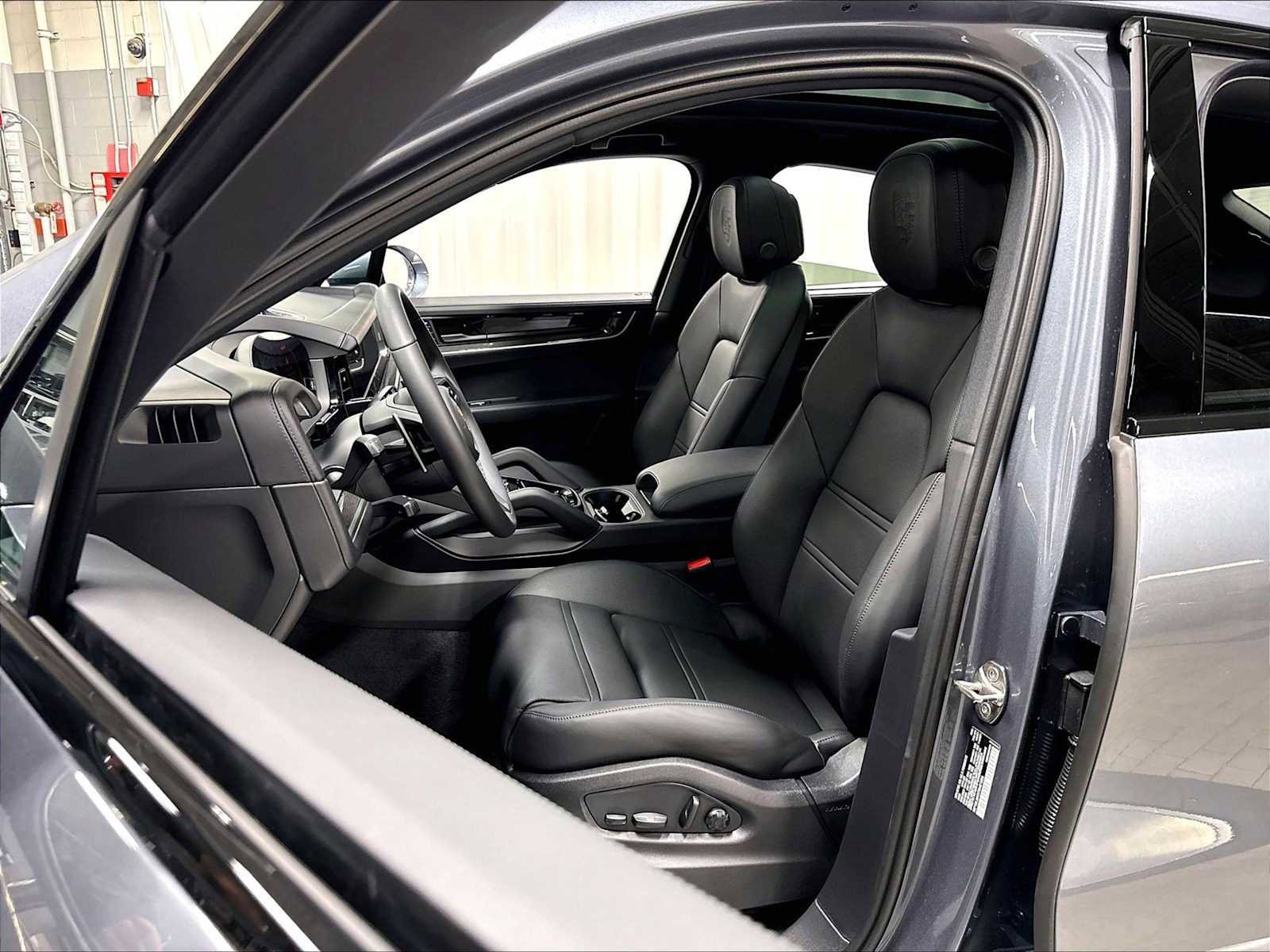 New 2026 Porsche Cayenne S AWD/4WD image 5