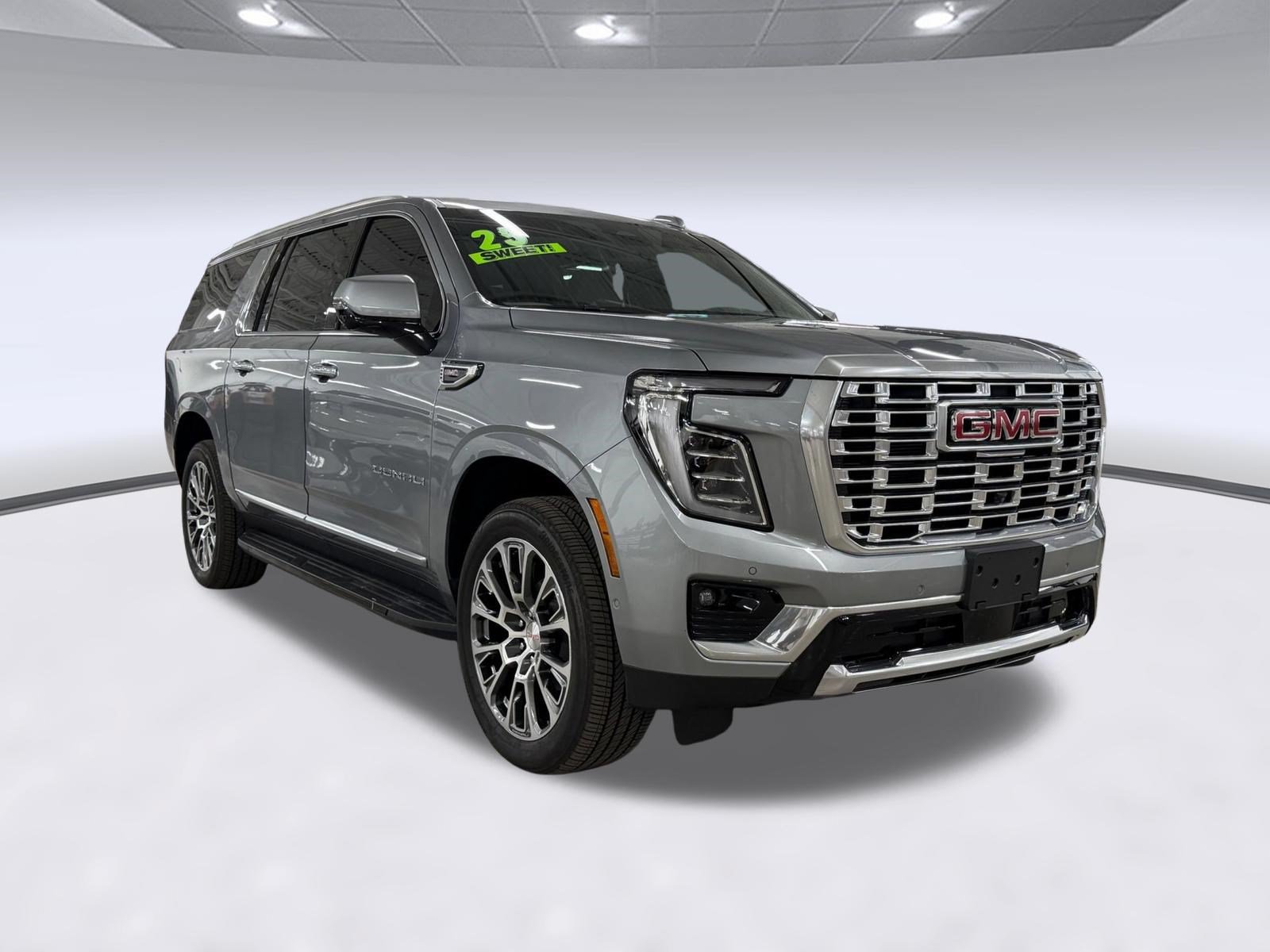 Used 2025 GMC Yukon XL Denali AWD/4WD image 7
