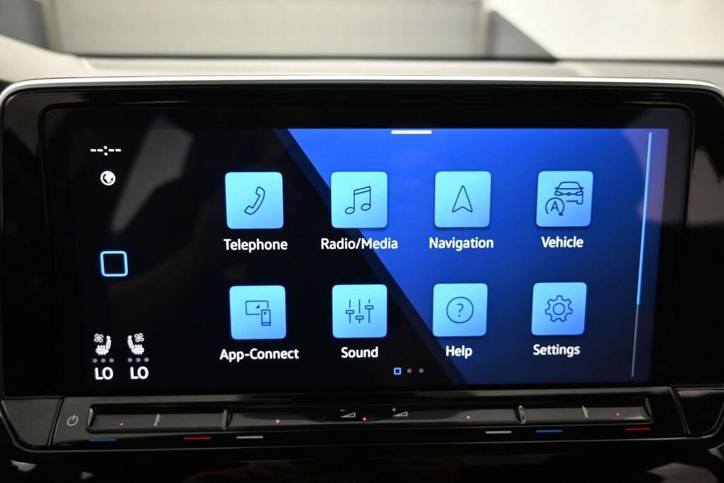 Used 2024 Volkswagen Atlas Cross Sport SEL AWD/4WD image 12