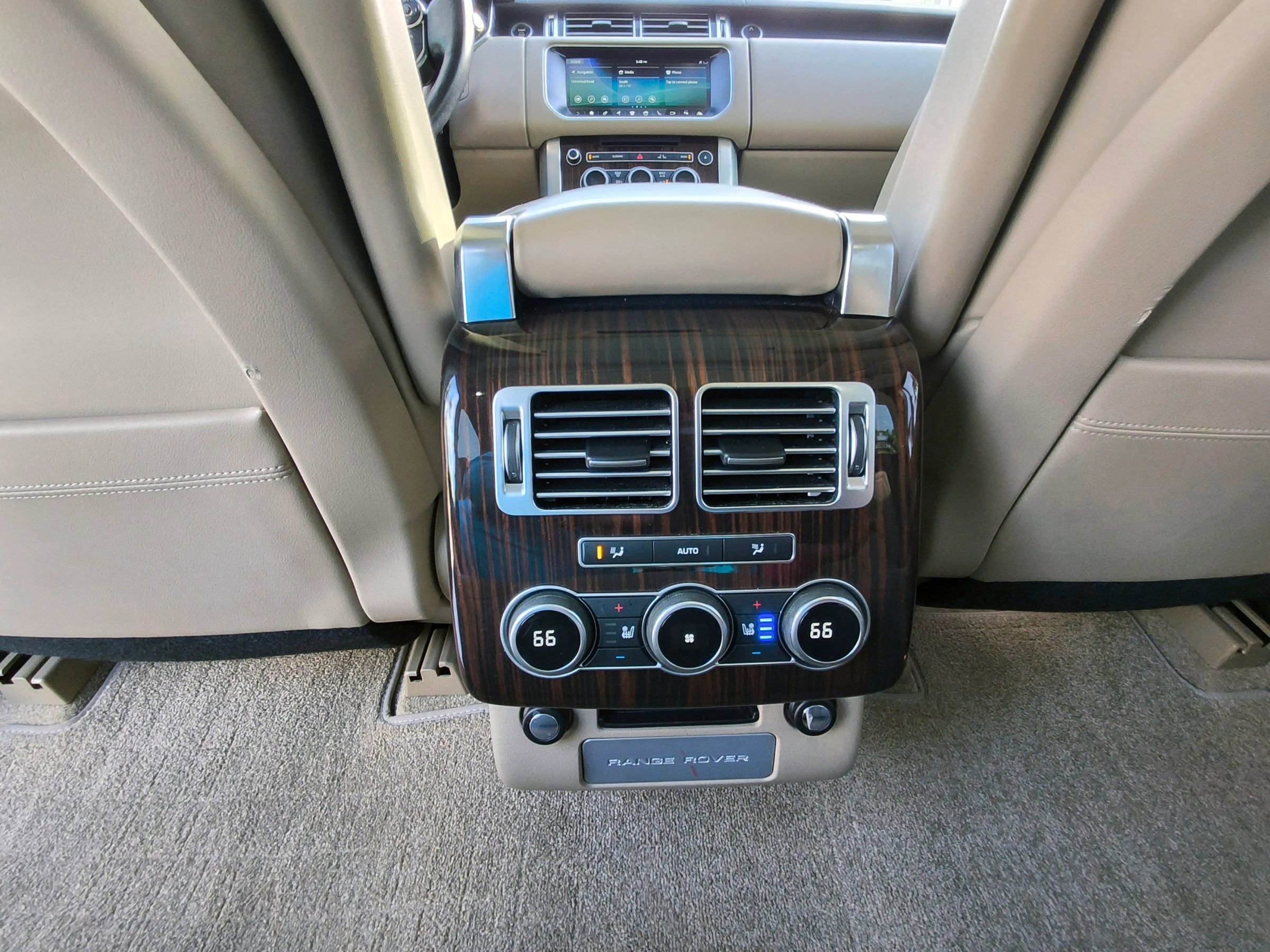 Used 2017 Land Rover Range Rover Supercharged image 25