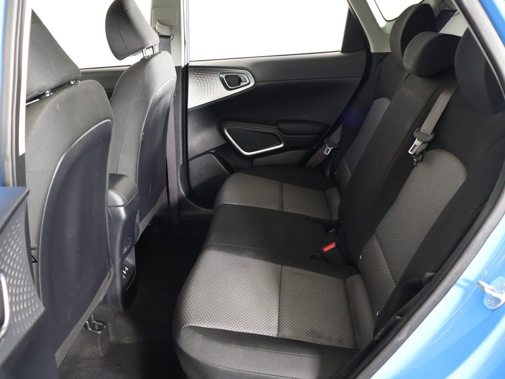 Used 2025 Kia Soul S image 32