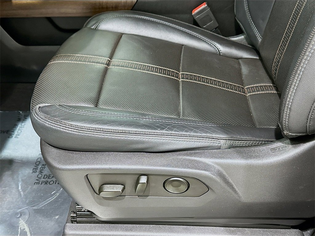 Used 2024 Chevrolet Silverado 1500 High Country w/ Technology Package image 20