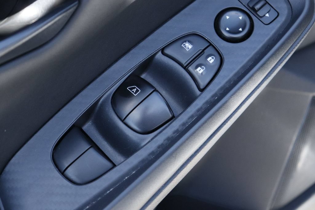 Used 2025 Nissan Sentra S FWD image 14