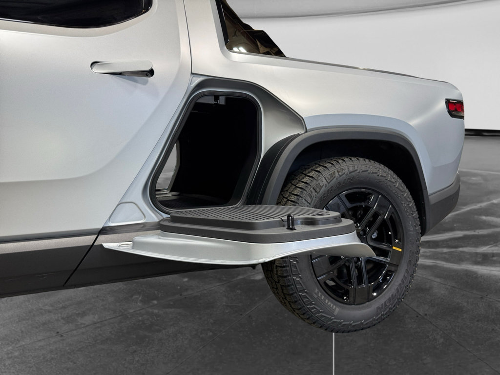 Used 2024 Rivian R1T Adventure AWD/4WD image 28