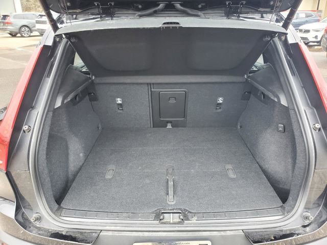 Certified 2023 Volvo XC40 B5 Plus w/ Driver Assist Package AWD/4WD image 33