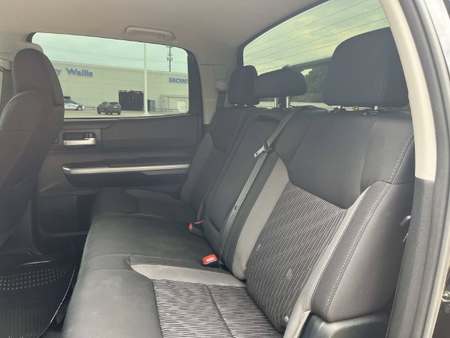 Used 2017 Toyota Tundra SR5 w/ SR5 Upgrade Package AWD/4WD image 17