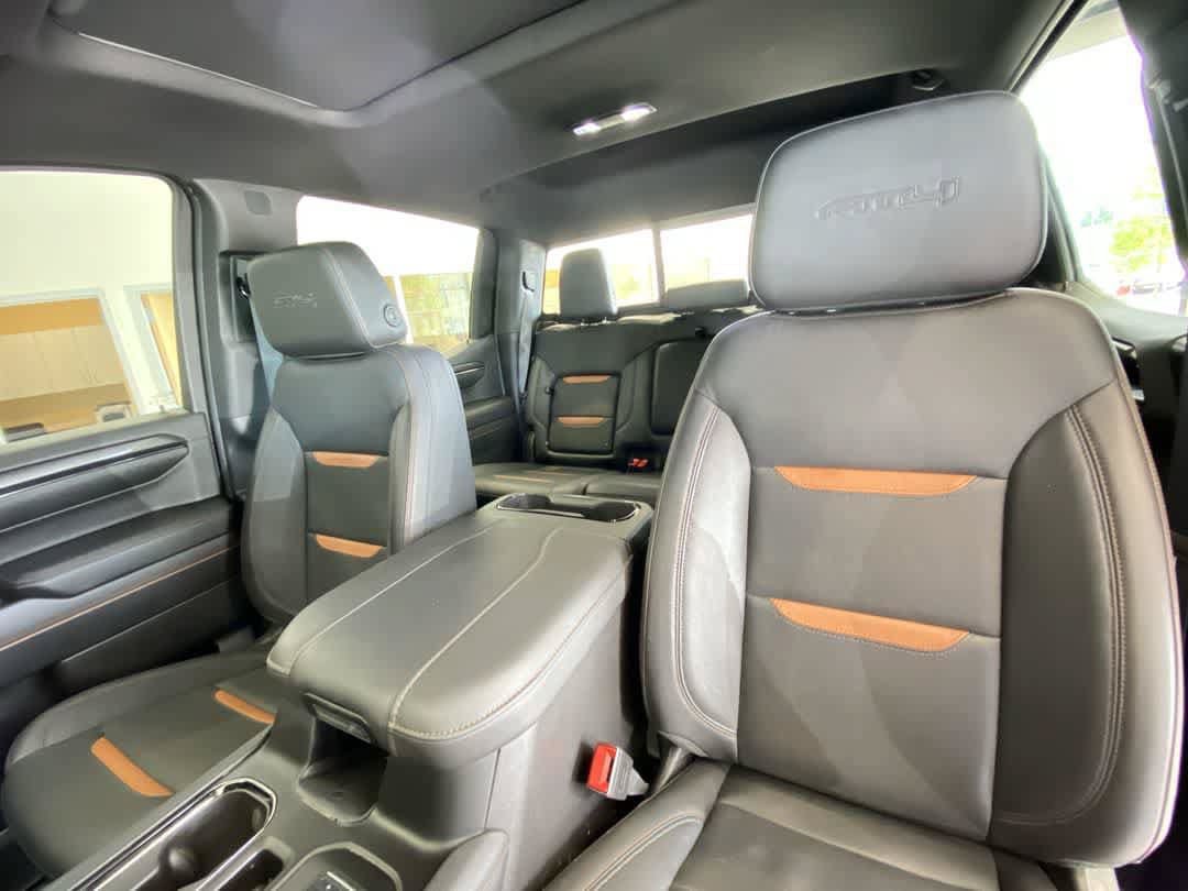 Used 2024 GMC Sierra 1500 AT4 w/ Technology Package AWD/4WD image 14