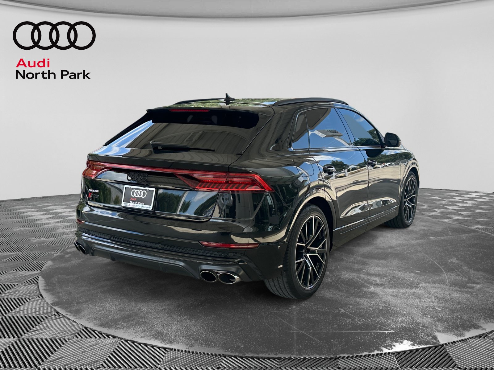 Used 2023 Audi SQ8 Prestige AWD/4WD image 5